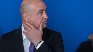 Mihai Barbu, plasat sub control judiciar și cu interdicție de a mai conduce filiala PNL Vaslui în dosarul în care omul de afaceri vasluian Fănel Bogos a fost reţinut pentru instigare la şantaj şi cumpărare de influenţă