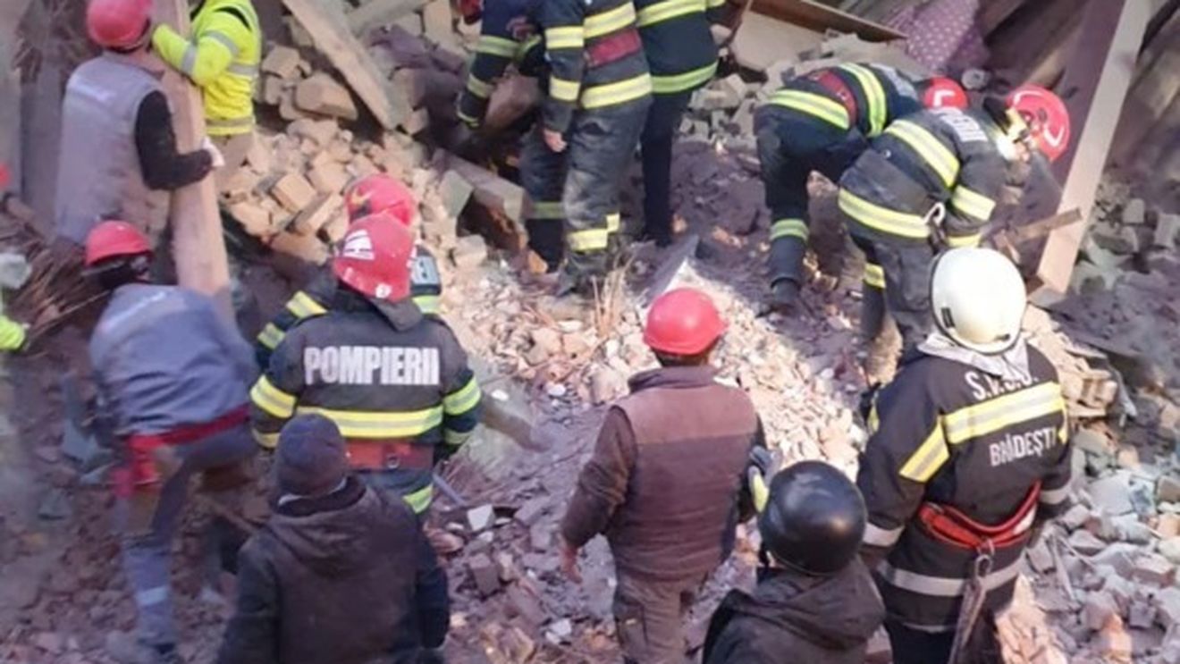 Concertele şi spectacolele de sărbători, anulate în Odorhei, în urma tragediei de la internat / ”Tragedia oraşului nostru este cutremurătoare şi nemăsurat de dureroasă”
