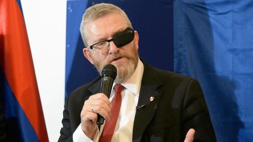 Parlamentul UE îi retrage imunitatea liderului polonez de extremă dreapta pentru a fi judecat pentru negarea Holocaustului / Pe lângă incidente antisemite, a spus și că sunt false camerele de gazare de la Auschwitz
