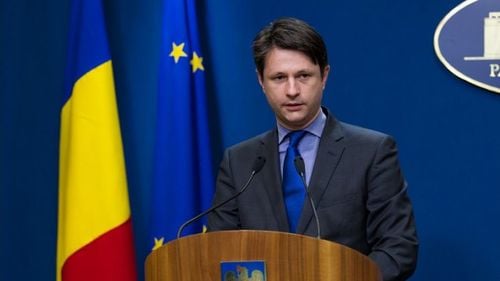 Surse: Victor Grigorescu, fostul ministru al Energiei în guvernul Cioloș, a ajuns la o înțelegere cu procurorii și va plăti o amendă penală de 60.000 de lei. El a recunoscut că a făcut fals în declarația de avere