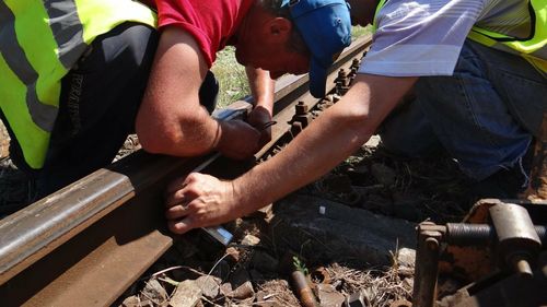 Vara protestelor: Sindicatele de la CFR ies din nou, în stradă. Companiile feroviare nu au bugetele aprobate, iar Guvernul trage de timp, deși intră în vigoare Statutul Personalului Feroviar