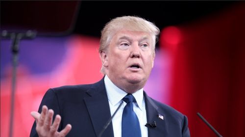 Donald Trump a reiterat, în cadrul dezbaterii cu Kamala Harris, zvonurile false referitoare la „imigranţii din Ohio care mănâncă animale de companie”