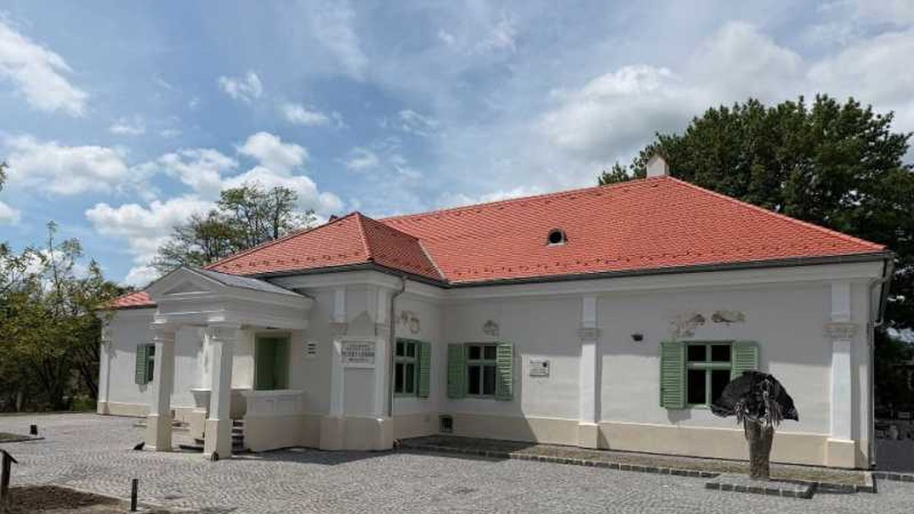 Unul dintre cele mai importante situri memoriale Petőfi Sándor din Transilvania, conacul Gyárfás din Cristuru Secuiesc, a fost restaurat