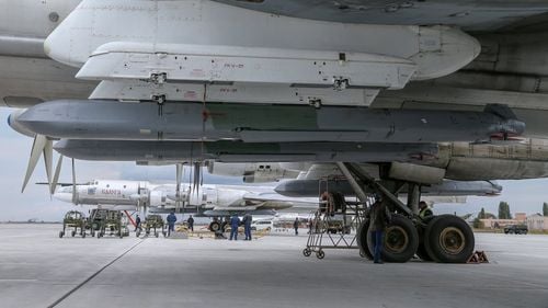 Serviciile secrete britanice: Forțele aerospațiale ruse au echipat rachetele Kh-101 cu un al doilea focos