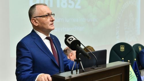 Universitatea de Agronomie din București, la care este profesor și doctor Sorin Cîmpeanu, nu a identificat niciodată un caz de plagiat, din 1852 până în prezent, potrivit ministrului Educației