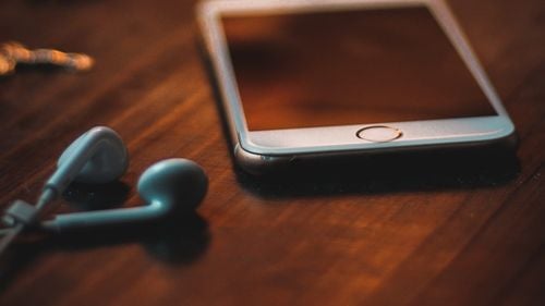 Utilizatorii pot da în judecată Apple pentru monopol pe piața aplicațiilor de iPhone - Curtea Supremă a SUA