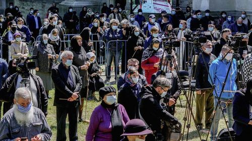 E necesar să se modifice regulile impuse pentru înmormântări, transmite Patriarhia Română