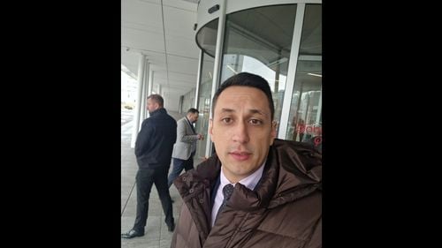 UPDATE Europarlamentarul Vlad Gheorghe susține că este suspendat ilegal din USR, după ce bodyguarzii i-au interzis accesul în sediul partidului / „Cine critică este exclus” / Reacția USR: „Știa că nu are acces. A fost suspendat pentru neplata cotizației”