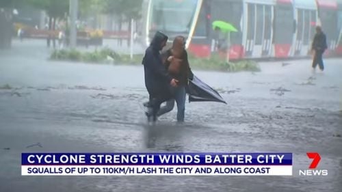 VIDEO Orașul australian Sydney este afectat de cele mai abundente ploi din ultimii 30 de ani