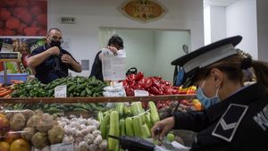 Peste 100 de kilograme de preparate culinare retrase de DSV Braşov în minivacanţa de 1 mai / Amenzi de aproape 250.000 de lei