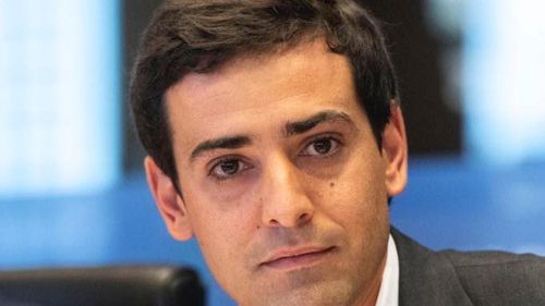 Colaborator al lui Macron, eurodeputatul Stéphane Séjourné a fost ales lider al grupului politic Renew Europe