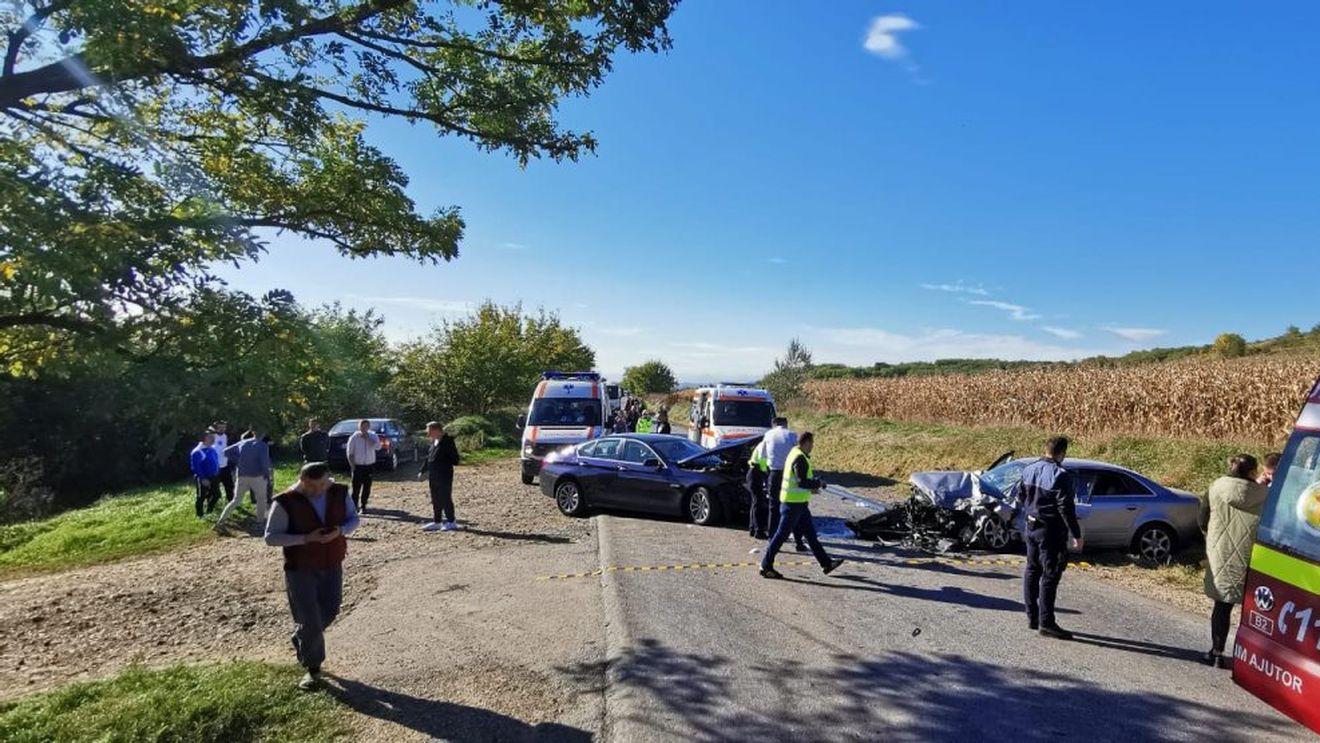 FOTO: Doi copii de 9 și 6 ani, răniți grav într-un accident produs aproape de Blaj