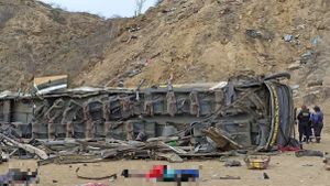 Cel puţin 21 de morţi în Peru după ce un autobuz a căzut într-o râpă / În luna mai, 70 de persoane au murit pe acelaşi drum / 3.300 de decese în accidente rutiere, anul trecut