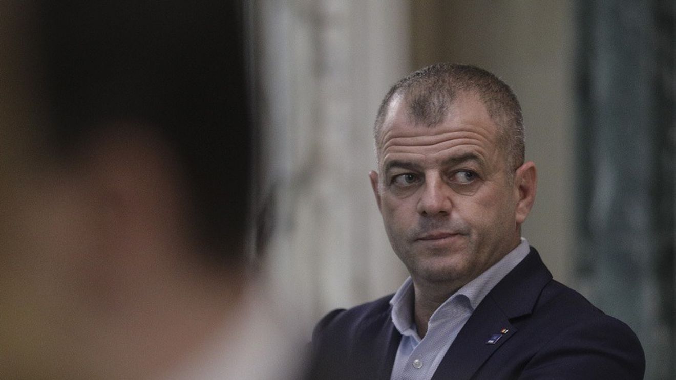 SURSE Costel Barbu, secretarul general adjunct al Guvernului, audiat ca martor la DNA în Dosarul Unifarm