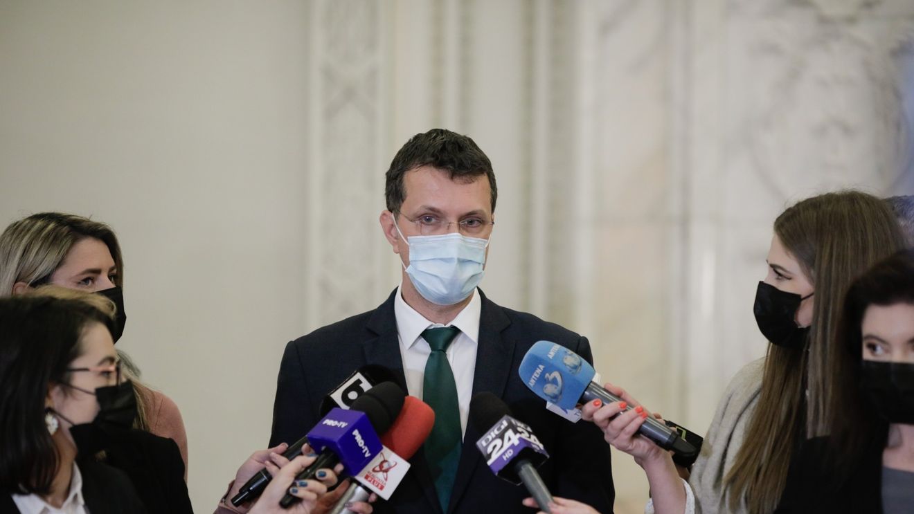 Ionuț Moșteanu: PNL, PSD și UDMR să își asume că nu doresc desființarea pensiilor speciale pentru aleșii locali