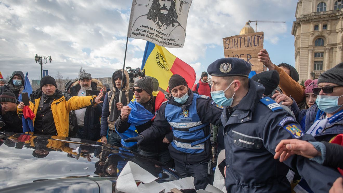 USR cere demisia ministrului de Interne, Lucian Bode, după ce protestatarii AUR au intrat în curtea Parlamentului