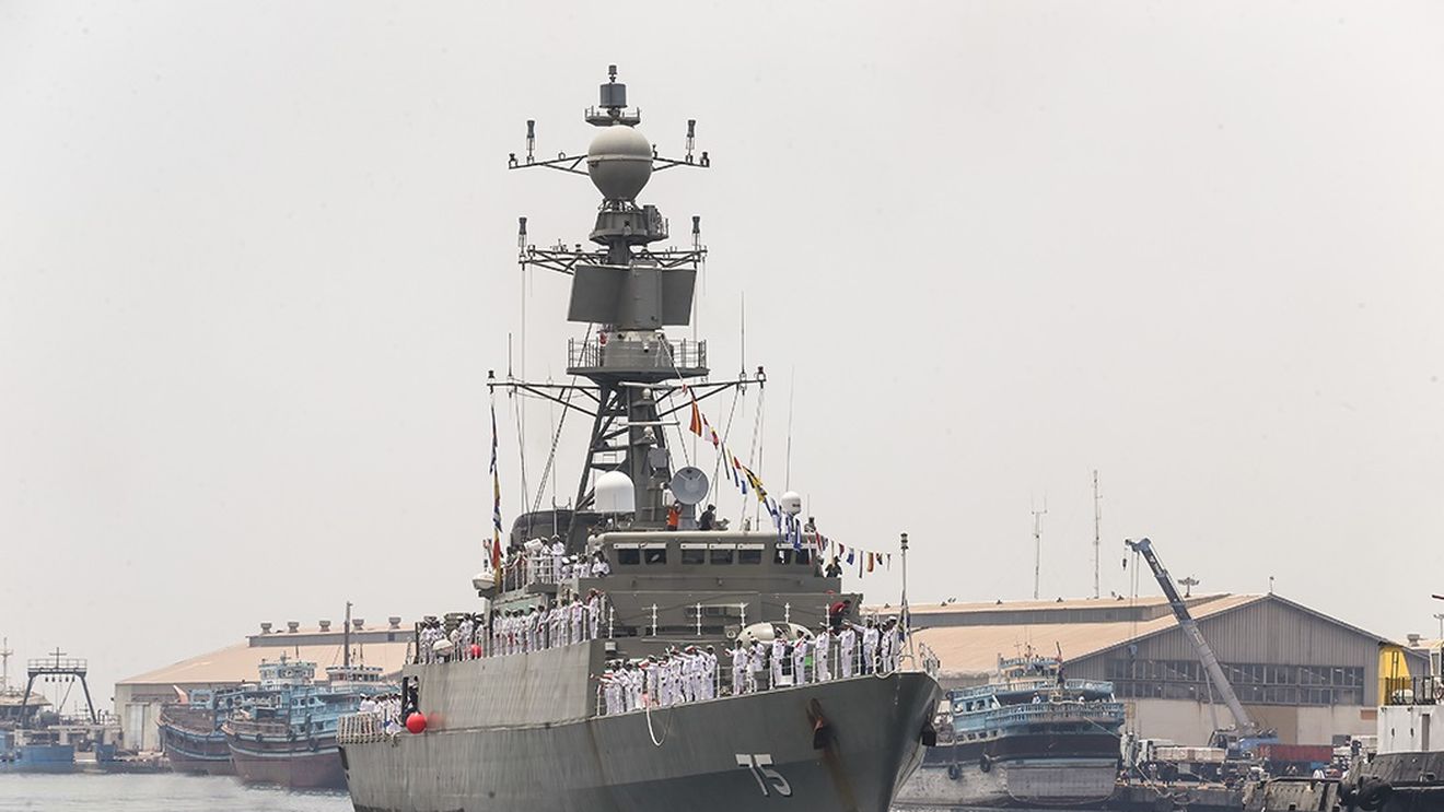 Un marinar iranian și-a sunat tatăl înainte ca submarinul american să torpileze nava / I-ar fi spus că americanii au emis două avertismente / Comandantul le-a interzis să abandoneze nava