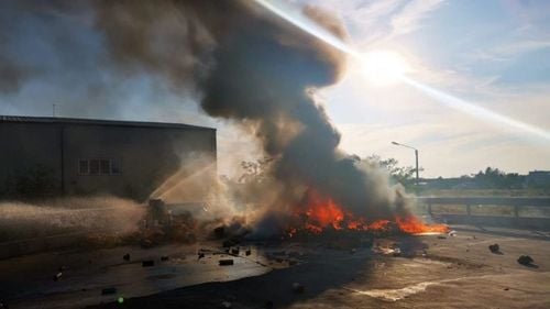 Incendiu în Timișoara la o stație de sortare a deșeurilor, fum gros în zona Calea Șagului