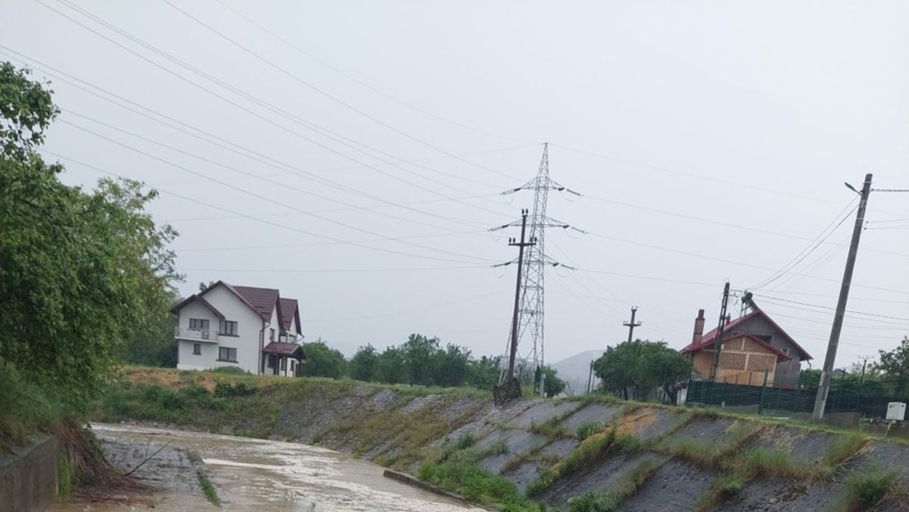 Cod galben de viituri pe râuri mici din judeţele Cluj, Bihor şi Sălaj, până la ora 23:00