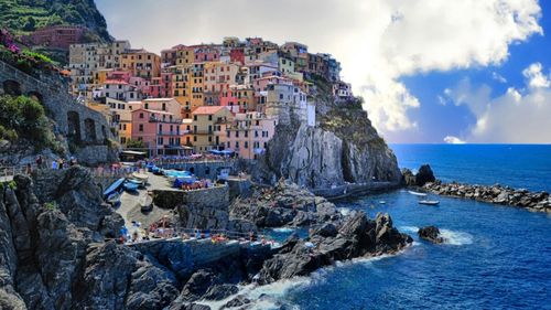 "Cumpărați-ne casele!": Cum au ajuns mai multe localități italiene cu populații în scădere să "ademenească" rezidenți din străinătate cu locuințe de un euro