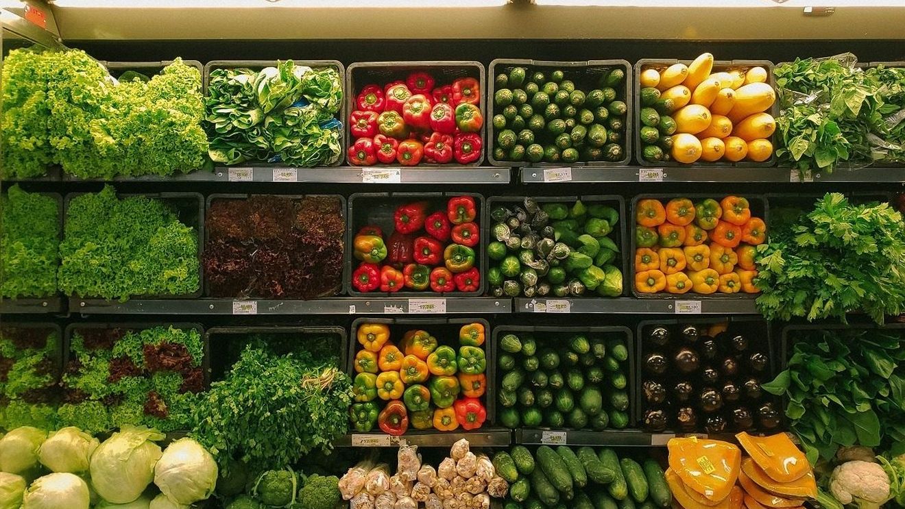 Plafonarea adaosului comercial la produsele de bază va fi prelungită până la finalul anului 2024/Camera Deputaților a adoptat proiectul. Legea merge la promulgare