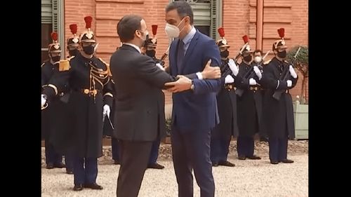 Franța și Spania semnează un acord privind recunoaşterea dublei cetăţenii / Avantajele deciziei: demersuri administrative simplificate, deţinerea a două paşapoarte, posibilitatea de a vota la alegerile naţionale