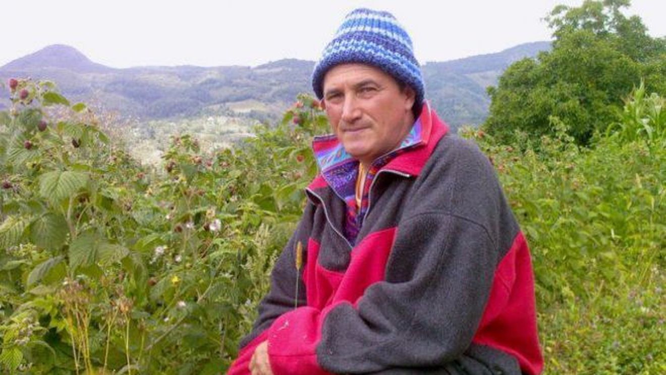 Control judiciar pentru liderul spiritual al comunităţii "Copiii Soarelui". Fărcaş Ardelean e acuzat de viol, șantaj și împiedicarea accesului la educație