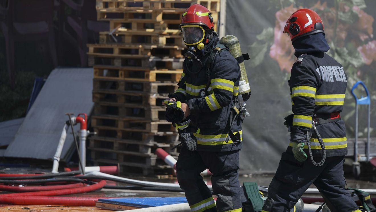 Vâlcea: Incendiul de pe platforma Oltchim, stins după aproape 60 de ore