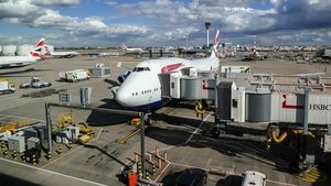 British Airways va proba în premieră un test antigen cu rezultate în 25 de secunde / Marea Britanie va relua din 17 mai zborurile internaţionale