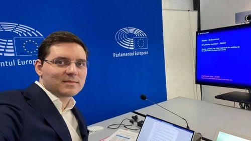 Victor Negrescu (PSD): PNRR-ul Guvernului reprezintă un copy-paste al proiectelor deja existente în sertarele de la ministere. Alocarea directă pentru digital este de 9,77%, mult sub ținta de 20%, o să încerce să ne aburească cu obiectivele transversale