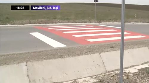 Trecere de pietoni între două terenuri agricole, care duce în șanț. „Cineva o să traverseze și o sa intre într-un lan de porumb”