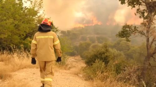 Incendii în Grecia și Turcia: Turiști români, evacuați din camere de hotel din Izmir / MAE a emis în acest sens o atenționare de călătorie pentru Republica Turcia și Republica Elenă