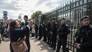 Dancă (Forţa Dreptei): Cerem sancţionarea celor responsabili pentru violenţele din faţa Parlamentului / Noi credem că au fost unii instigatori de profesie