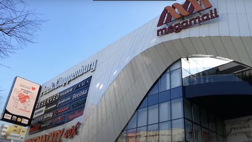Alertă cu bombă la Mega Mall București / Zeci de pompieri și polițiști s-au deplasat la fața locului