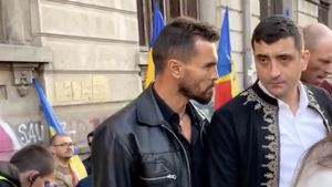 George Simion duce în derizoriu CSAT, organismul suprem de apărare a țării, după declasificarea documentelor care arată imixtiunea Rusiei în campania lui Georgescu: ”Nu au ce să facă Poliția, Procuratura Generală (...) Ce decizie? E un organ consultativ”