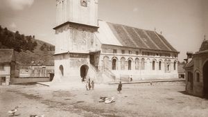 VIDEO Mărginimea Sibiului în imagini vechi de peste 50 de ani / Țesătoarele din Săliște, sașii din Hamba, nunțile din Rășinari și divorțurile din Tilișca