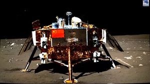 Şapte ani pe Lună: Modulul de aselenizare chinez Chang'e 3 continuă să transmită date spre Pământ