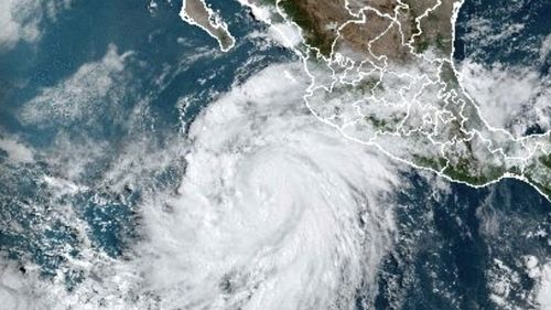 Uraganul Hilary, așteptat să declanșeze o canititate imensă de ploi torențiale în sud-vestul SUA / Ar putea arunca mai mult de un an de ploi în părți din California, Nevada și Arizona