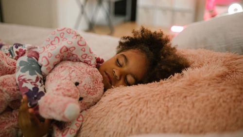 STUDIU Tot mai mulți copii sub 14 ani din SUA iau melatonină pentru somn