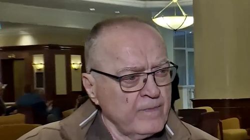 Președintele Iohannis l-a decorat post mortem pe Cornel Oțelea, triplu campion mondial cu naționala de handbal masculin a României