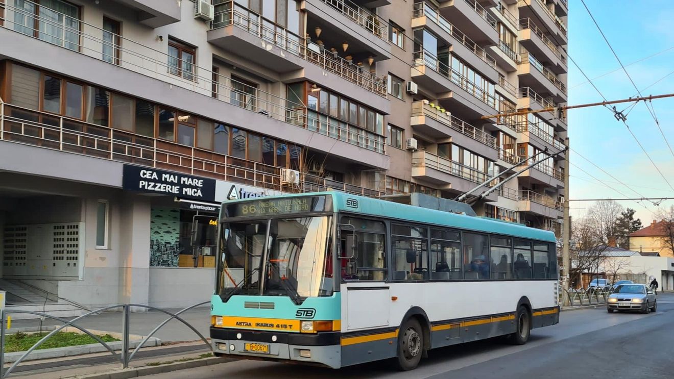 STB: 274 de vehicule erau pe traseu luni, la ora 18:00, dintr-un total de 777