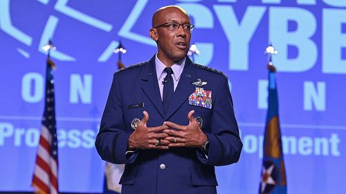 Senatul SUA validează numirea unui nou şef al statului-major comun, după blocajul creat de un republican / Charles Brown devine al doilea afro-american care ocupă această funcție