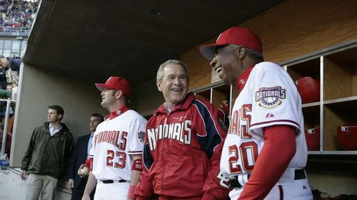 Fostul preşedinte Bush îl felicită pe Joe Biden şi afirmă că rezultatul alegerilor din SUA e clar