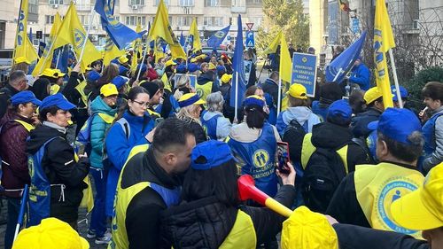 Federaţia Solidaritatea Sanitară: Din punctul nostru de vedere această Ordonanţă reprezintă o tăiere pe linie a drepturilor salariale, sănătatea e sistemul cel mai afectat. Nu excludem proteste spontane în spitale