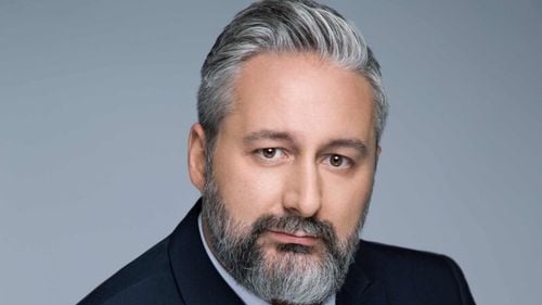 Smartphone-urile și confidențialitatea în era AI: Cum ne protejăm datele când folosim inteligența artificială