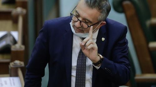 Ministrul Romașcanu, la o conferință despre Nicolae Titulescu: ”Îmi doresc de la clasa noastră politică să ia exemplul lui Titulescu. Am avut un prim ministru, domnul Adrian Năstase, care a înfiinţat muzee, a sprijinit publicaţii”