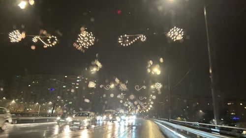 Conducerea Primăriei Bistriţa nu renunţă la iluminatul festiv de iarnă / „Nu suntem în stare de război”, spune primarul Turc