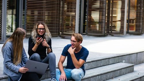 Ministrul Educaţiei: La nivel social se promovează mituri că avem prea mulţi studenţi în România / Noi avem prea puţini studenţi şi prea puţini absolvenţi de studii superioare