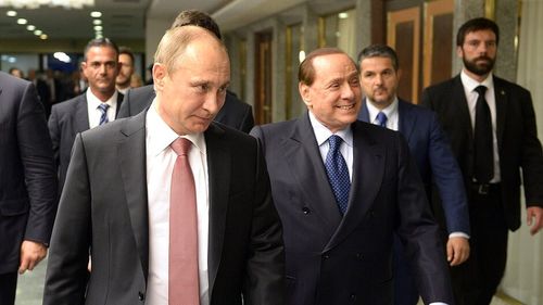 Vodca pe care Putin i-a oferit-o cadou lui Berlusconi încalcă sancțiunile UE impuse Rusiei - Comisia Europeană