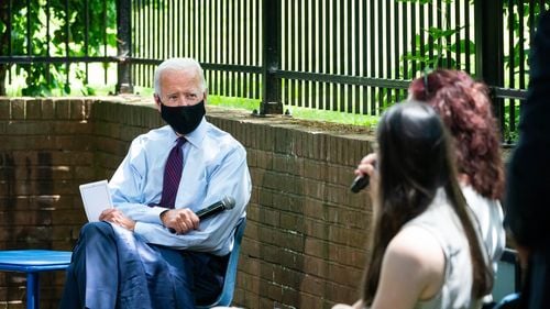 Biden cere Congresului să finalizeze neîntârziat înscrierea în Constituţie a egalităţii de drepturi pentru femei